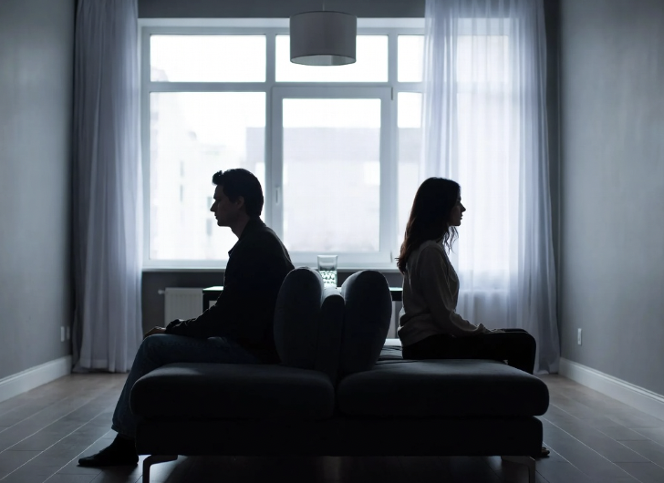 pourquoi il devient distant ou elle devient distant distanciation dans le couple